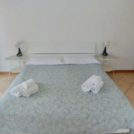 Ferienwohnung Cleo Camelia Falconara Marittima Exterior foto