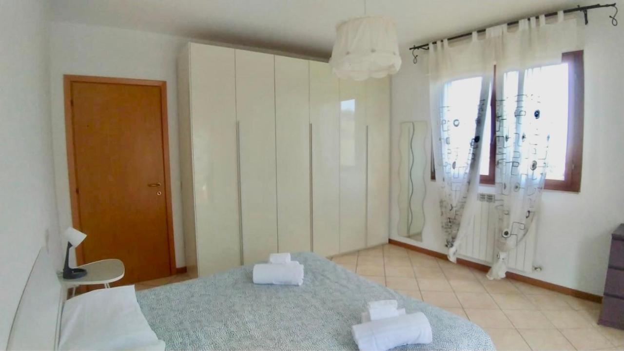 Ferienwohnung Cleo Camelia Falconara Marittima Exterior foto